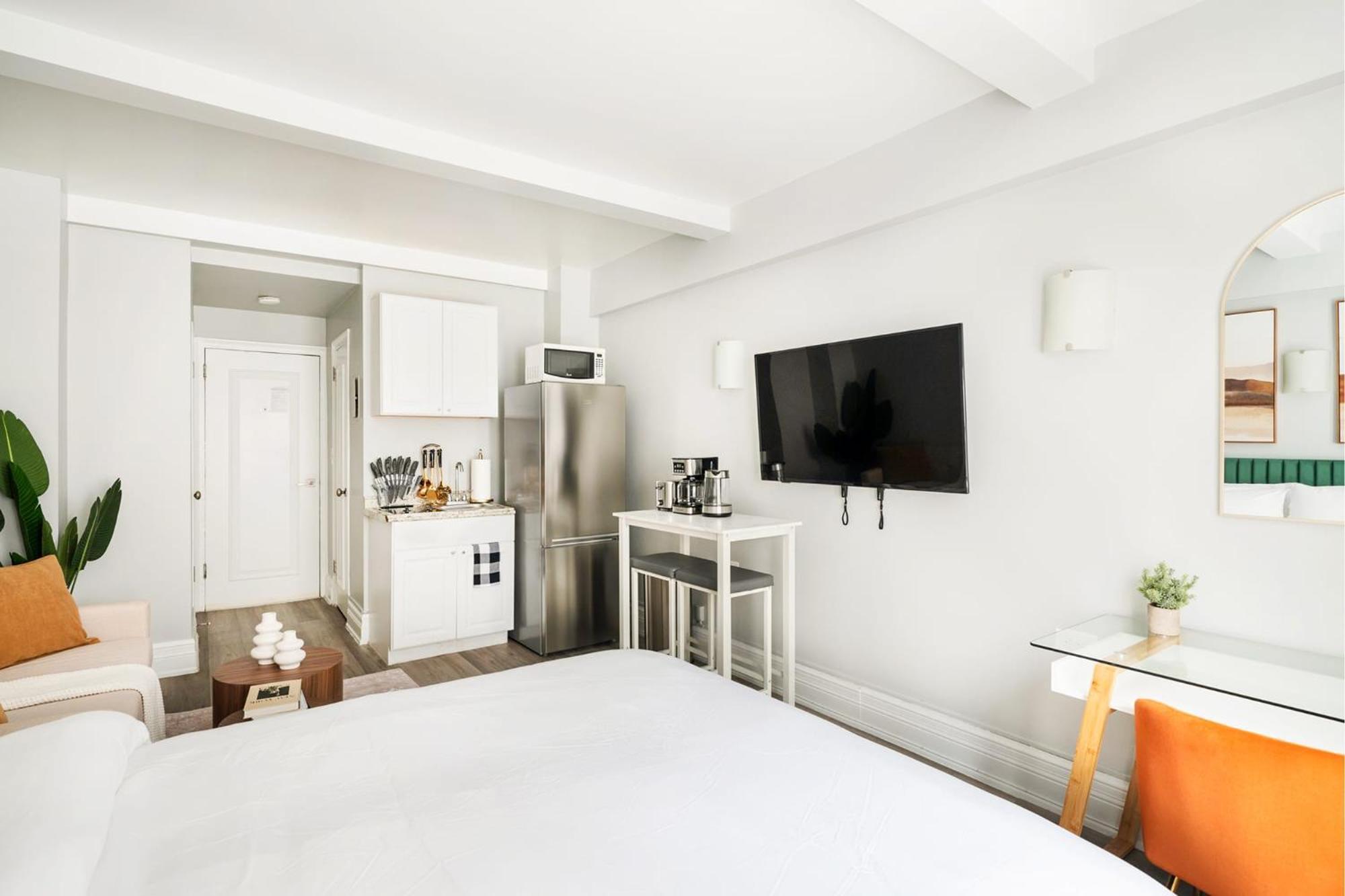 73-518 Newly Reno Uws Doorman Gym Laundry Apartment New York